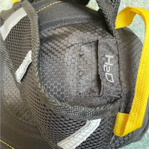 Reebok Eco-Stream Hydration Pack - Picture 5 of 9